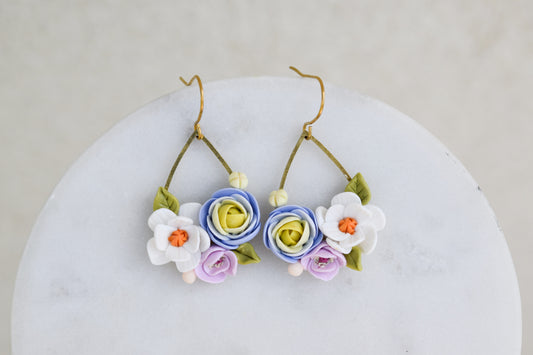 Teardrop floral earrings | Daisy