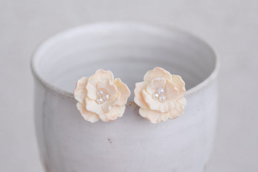 Floral Studs | Vanilla