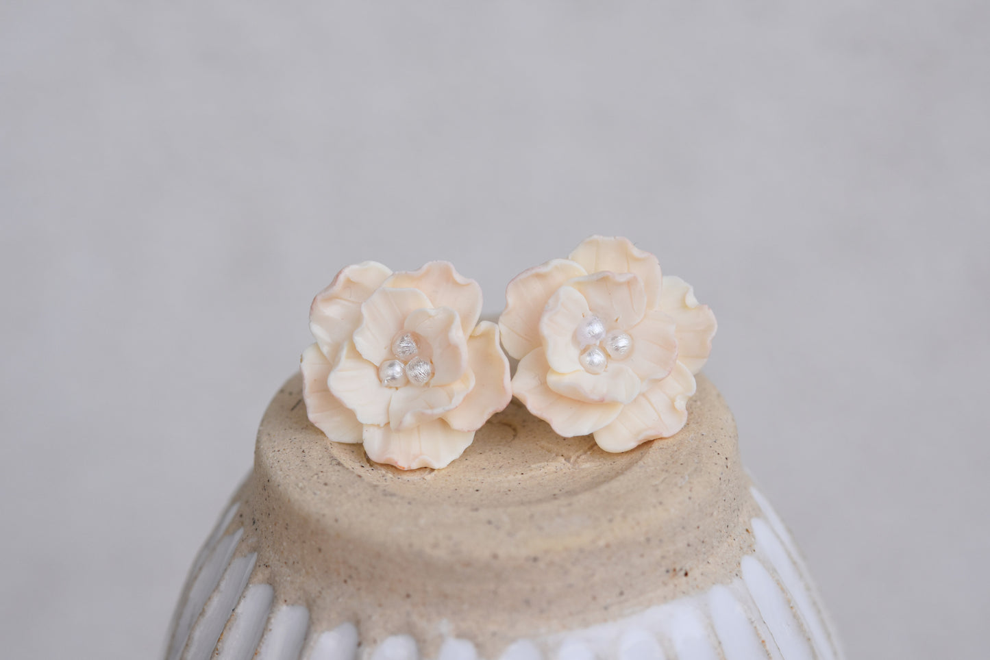 Floral Studs | Vanilla