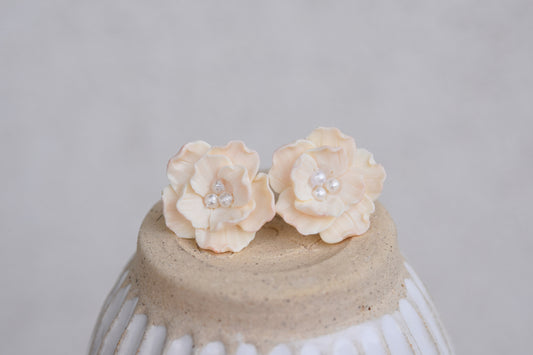 Floral Studs | Vanilla